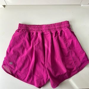 Lululemon hottie hots size 4 inseam 4’ in raspberry